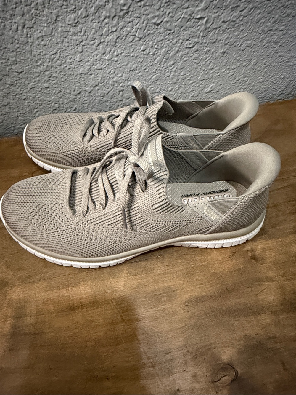 Skechers Women’s Hands free swift fit Light Taupe Knit Athletic Sneakers size 8 - Picture 5 of 7